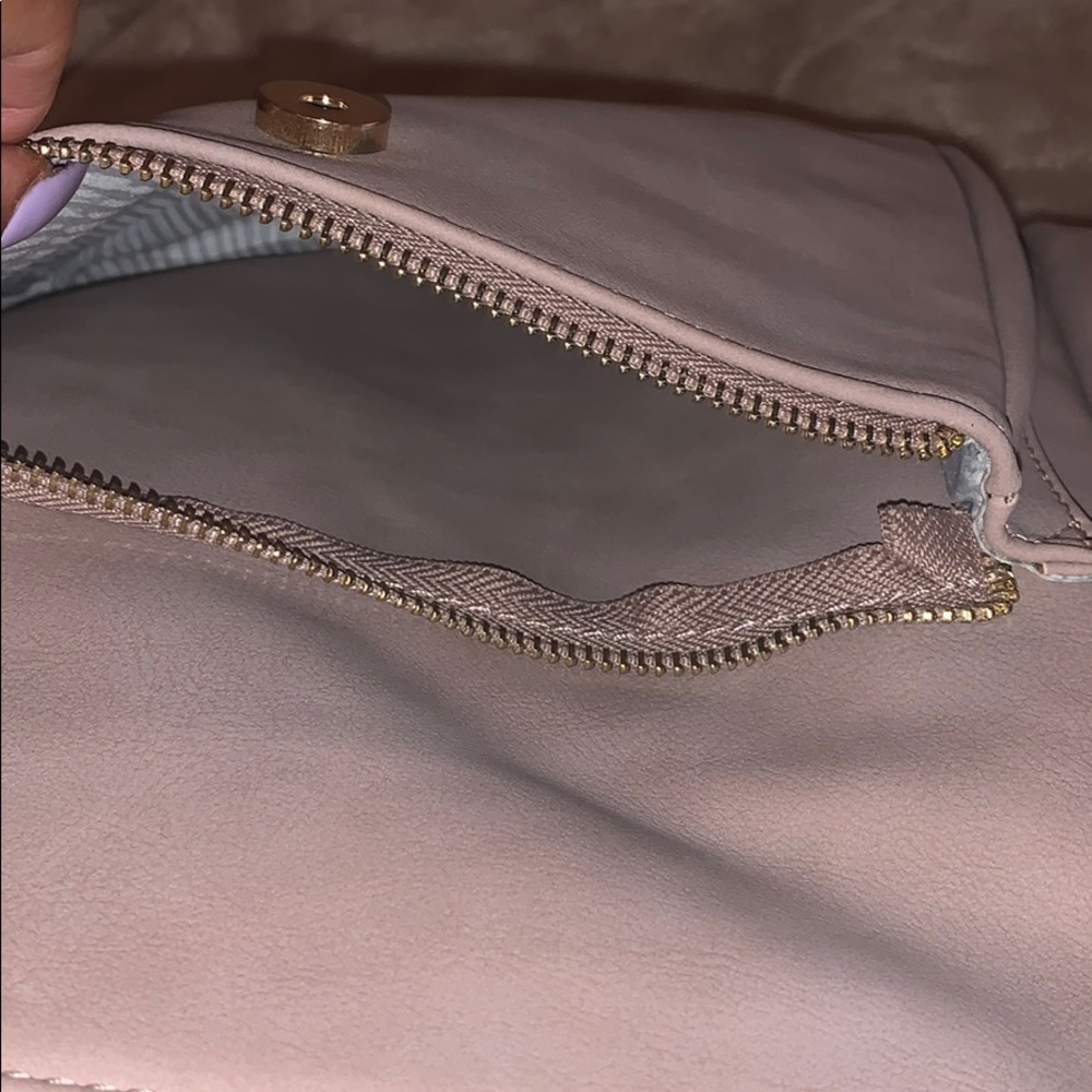 Backpack - Picture 4 of 5